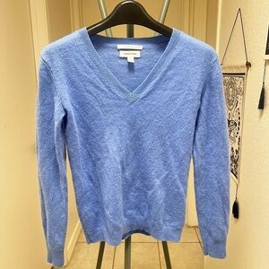 Nordstrom Women's Light Blue V-Neck Cashmere-Blend Sweater
